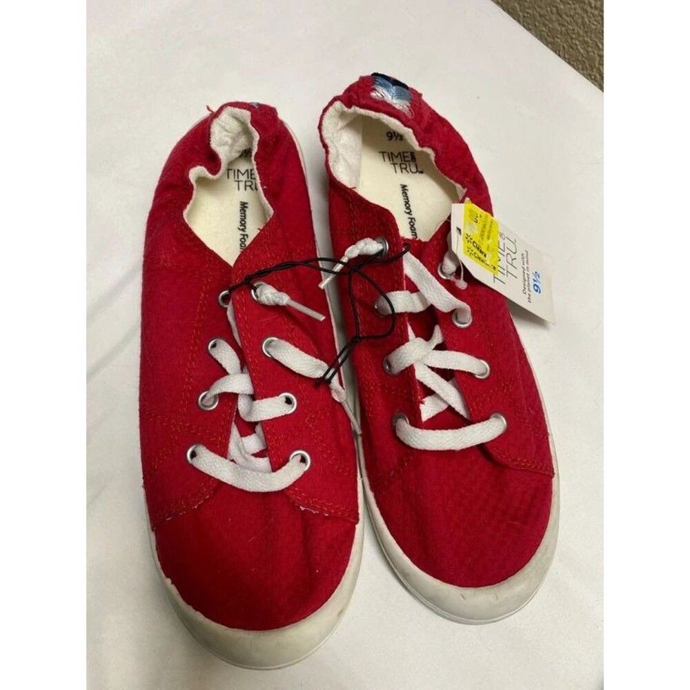 Time and Tru size 9.5 Women's Scrunch Back Slip On Sneakers.